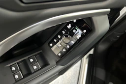 valkoinen Audi Q5 2026 kuva 20.