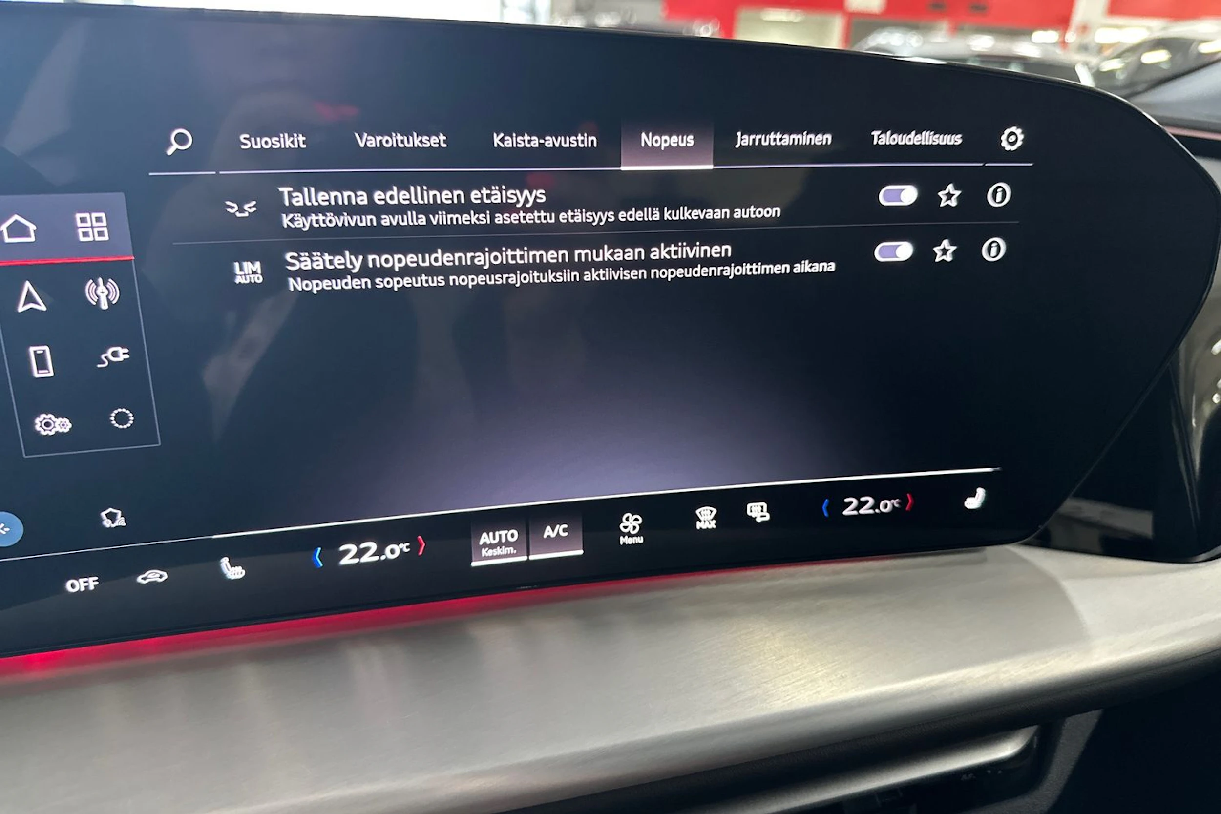 valkoinen Audi Q5 2026 kuva 26.