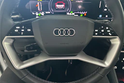 valkoinen Audi Q5 2026 kuva 28.