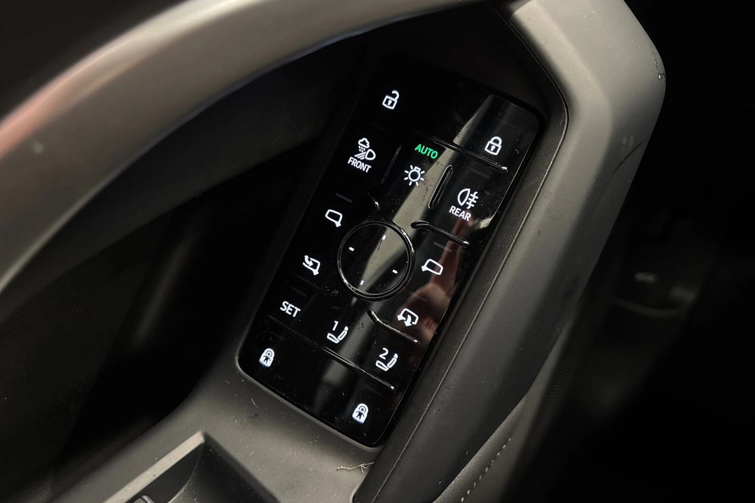 met. punainen Audi Q5 2026 kuva 14.