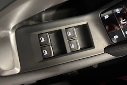 met. punainen Audi Q5 2026 kuva 15.