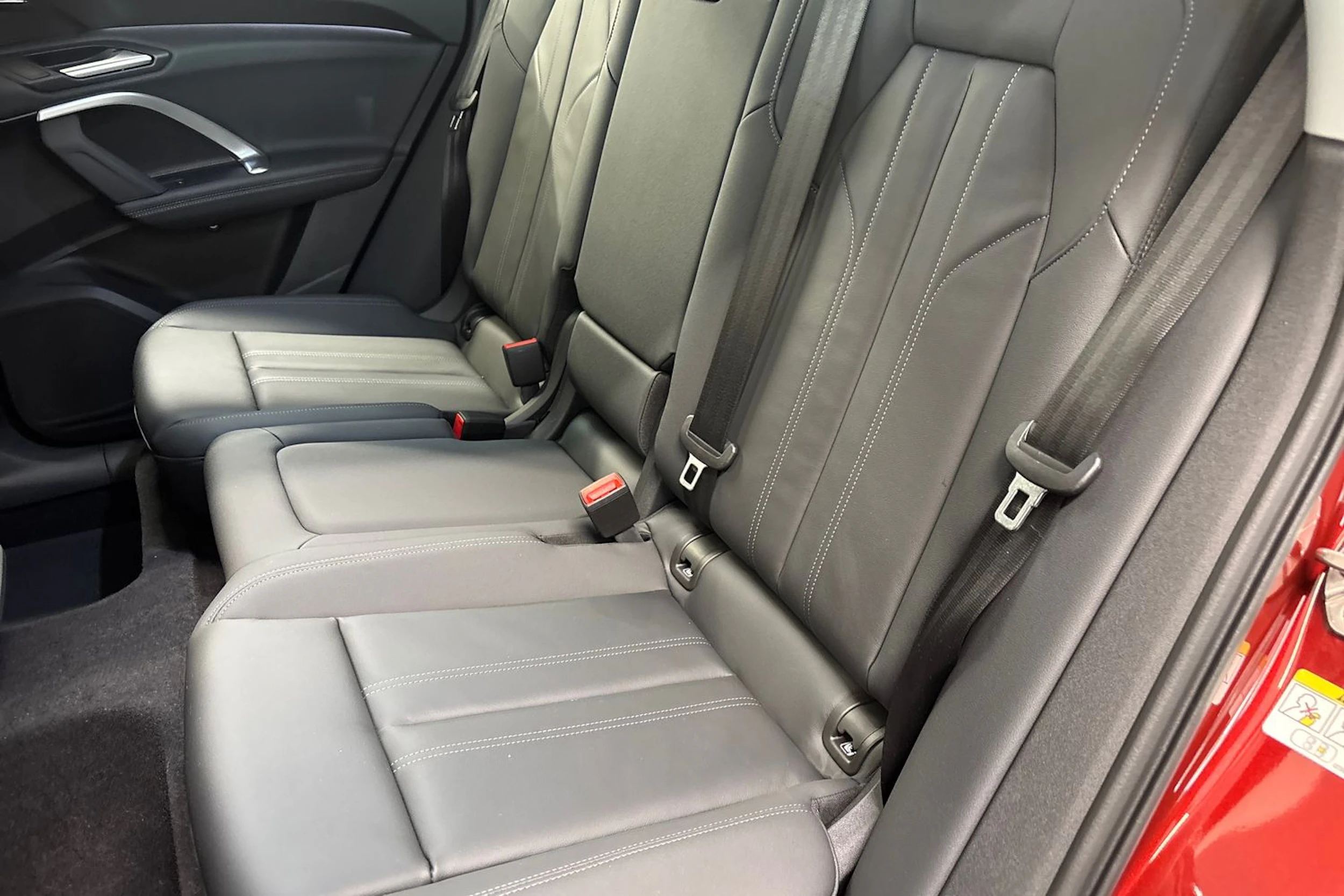 met. punainen Audi Q5 2026 kuva 21.