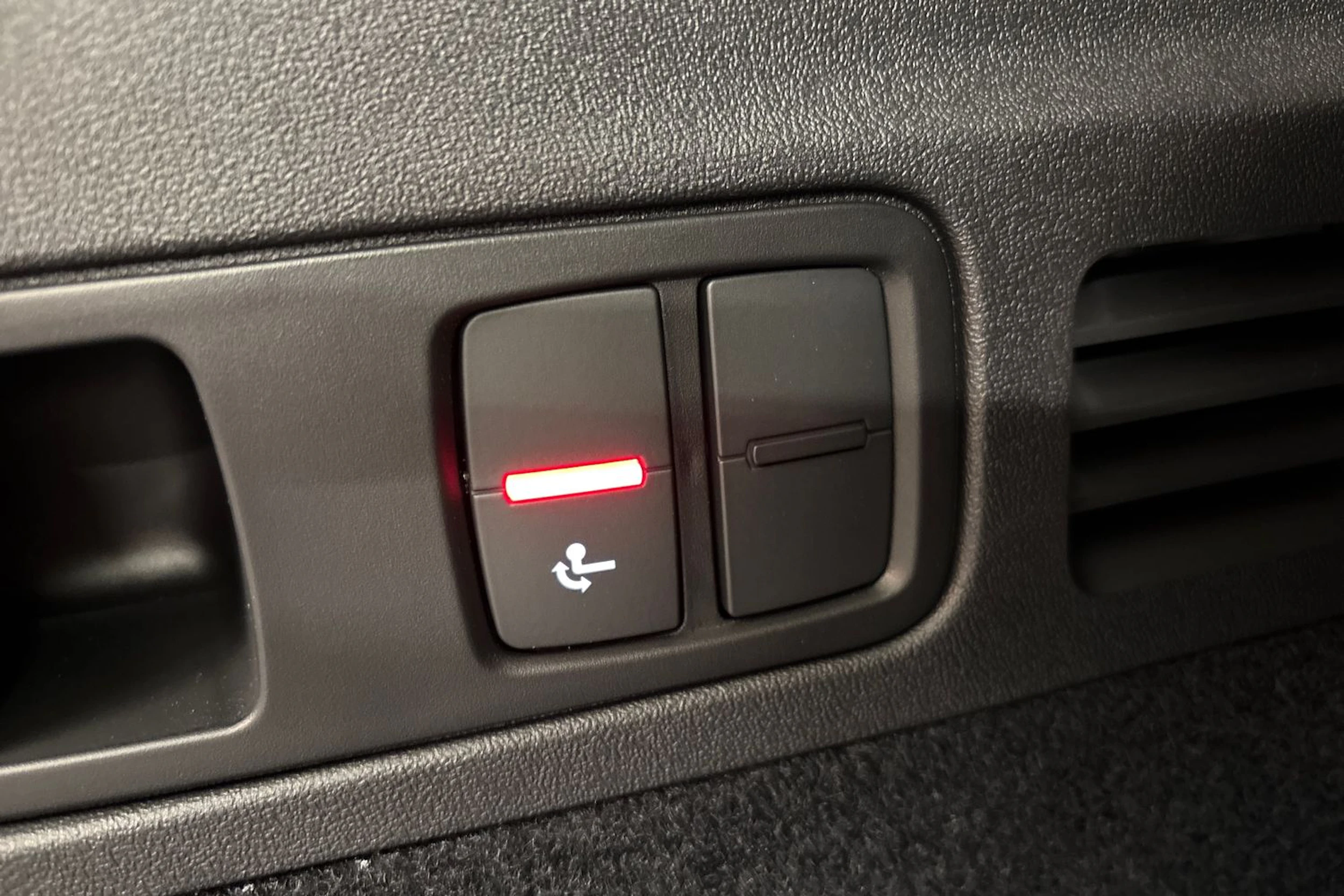 met. punainen Audi Q5 2026 kuva 23.