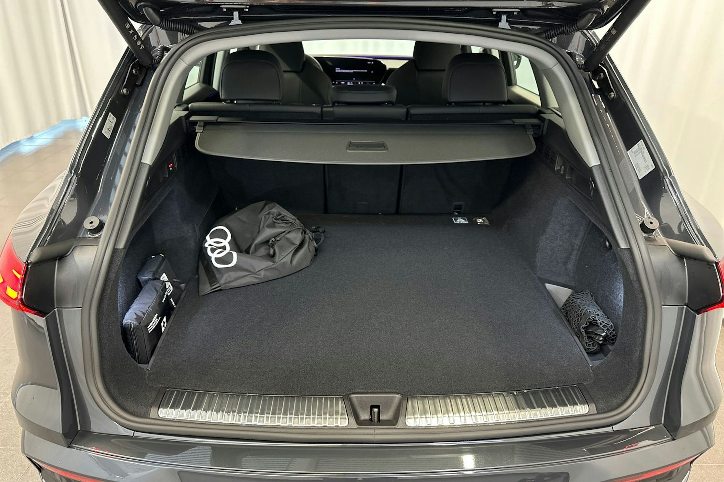 tambora harmaa Audi Q5 2026 kuva 5.