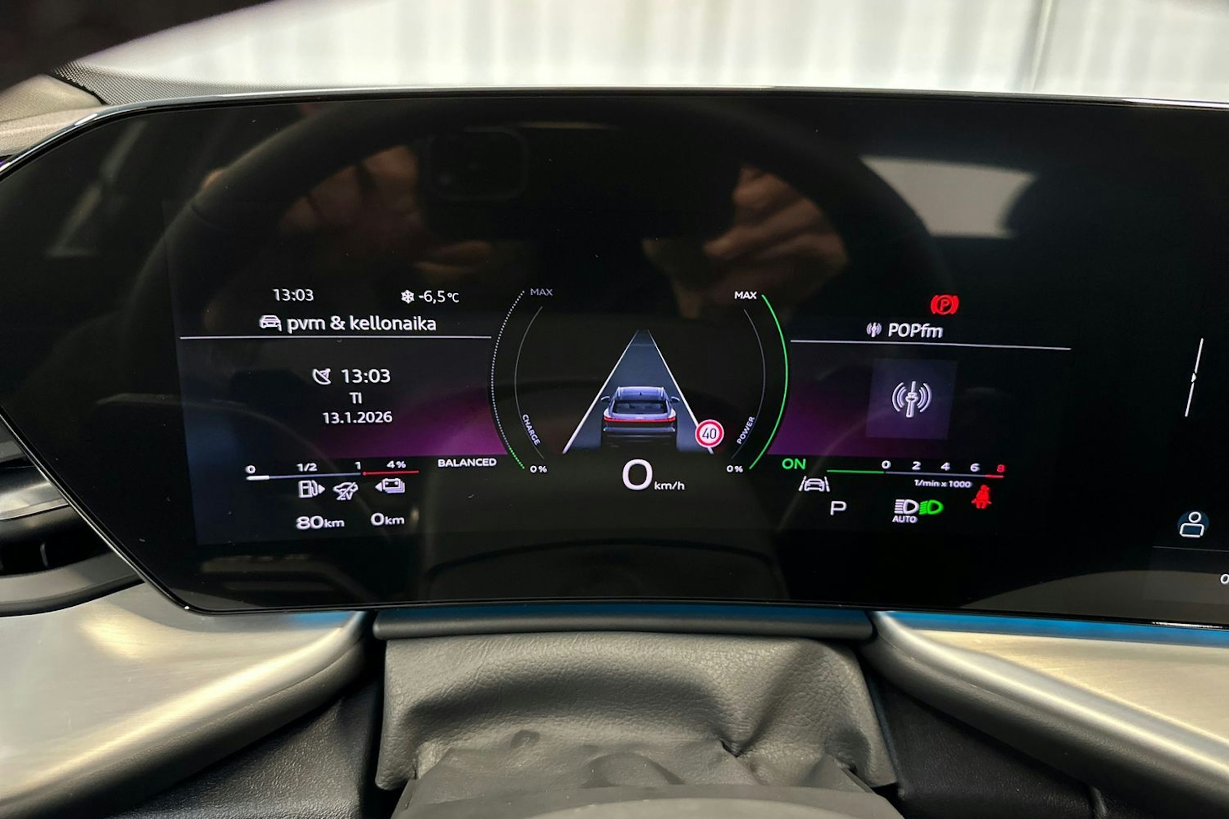 tambora harmaa Audi Q5 2026 kuva 11.