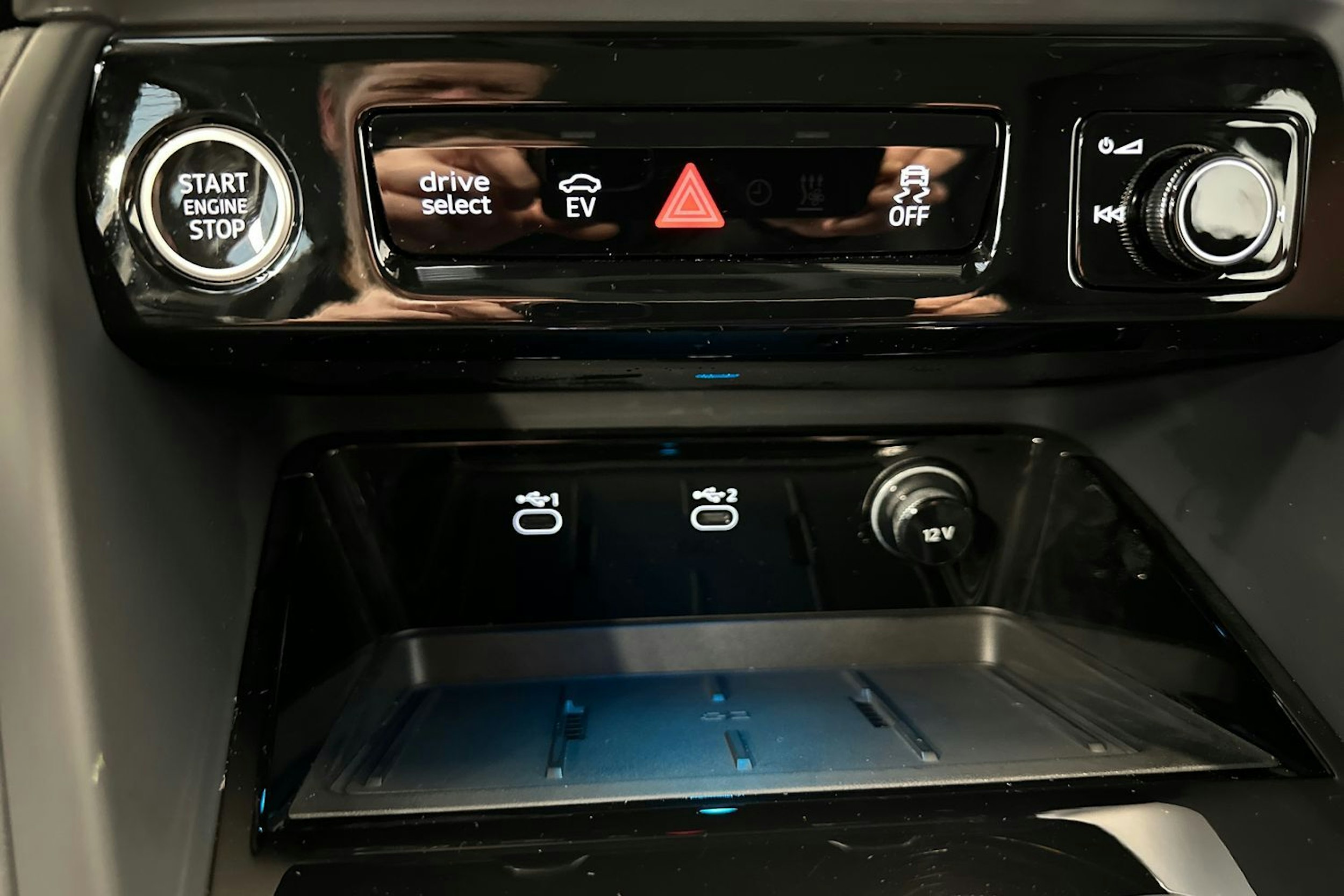 tambora harmaa Audi Q5 2026 kuva 18.