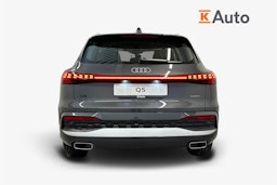 tambora harmaa Audi Q5 2026 kuva 32.