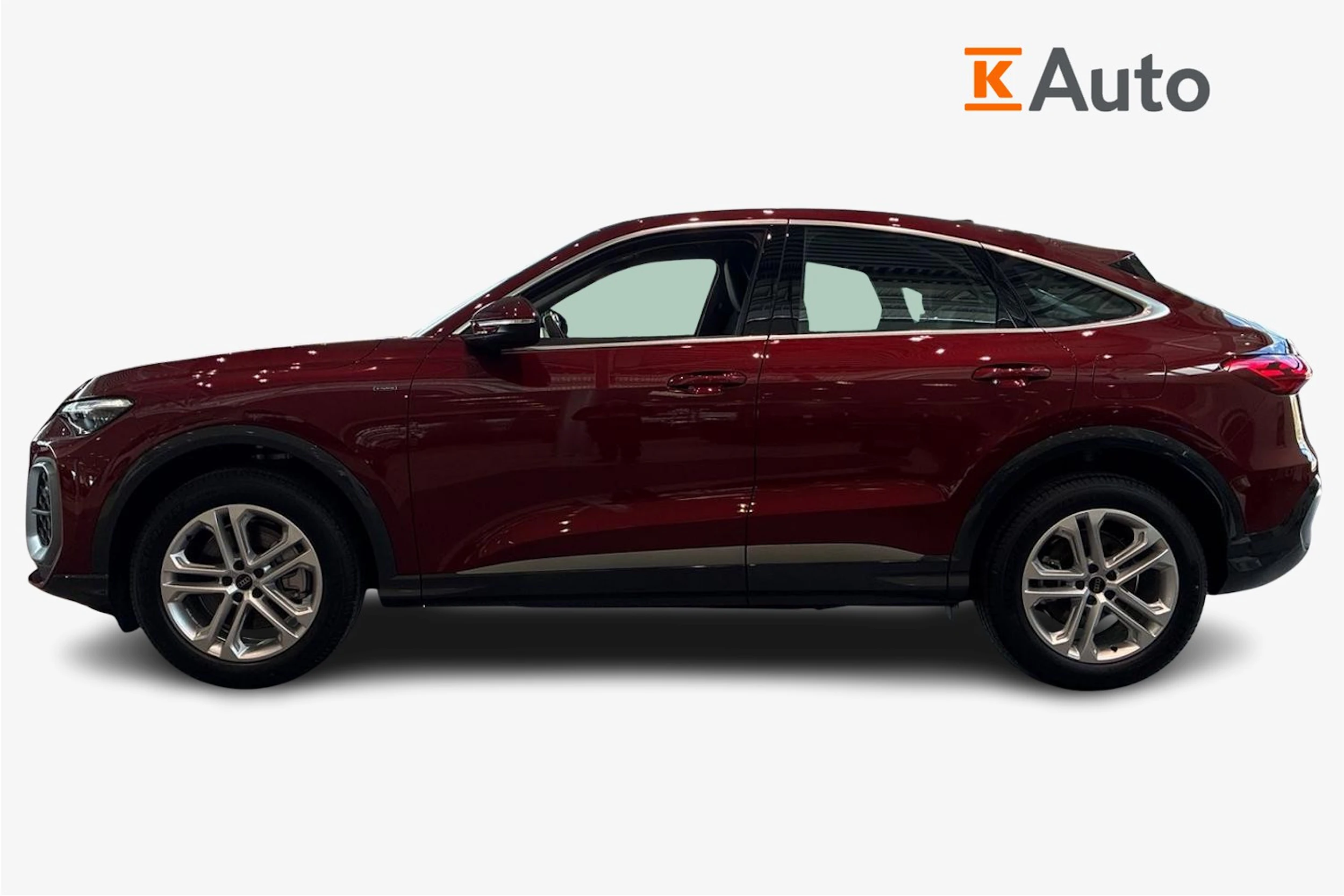 punainen Audi Q5 2026 kuva 5.