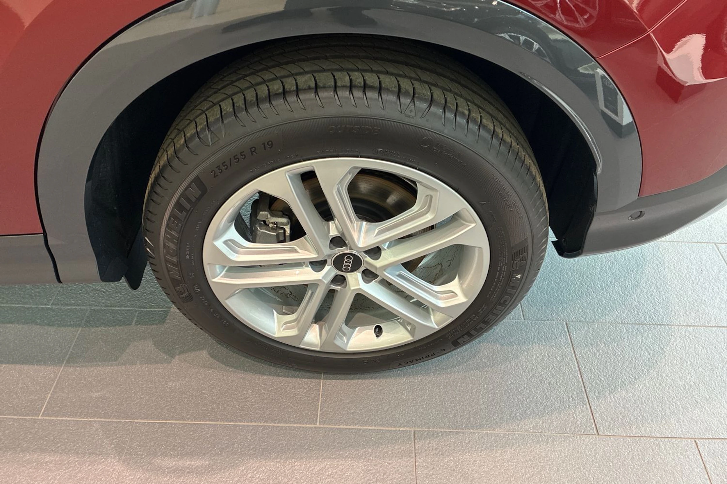 punainen Audi Q5 2026 kuva 10.