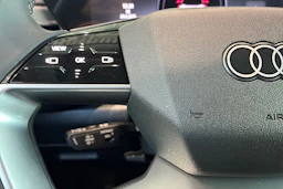 punainen Audi Q5 2026 kuva 13.