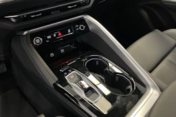 district vihreä Audi Q5 2026 kuva 13.