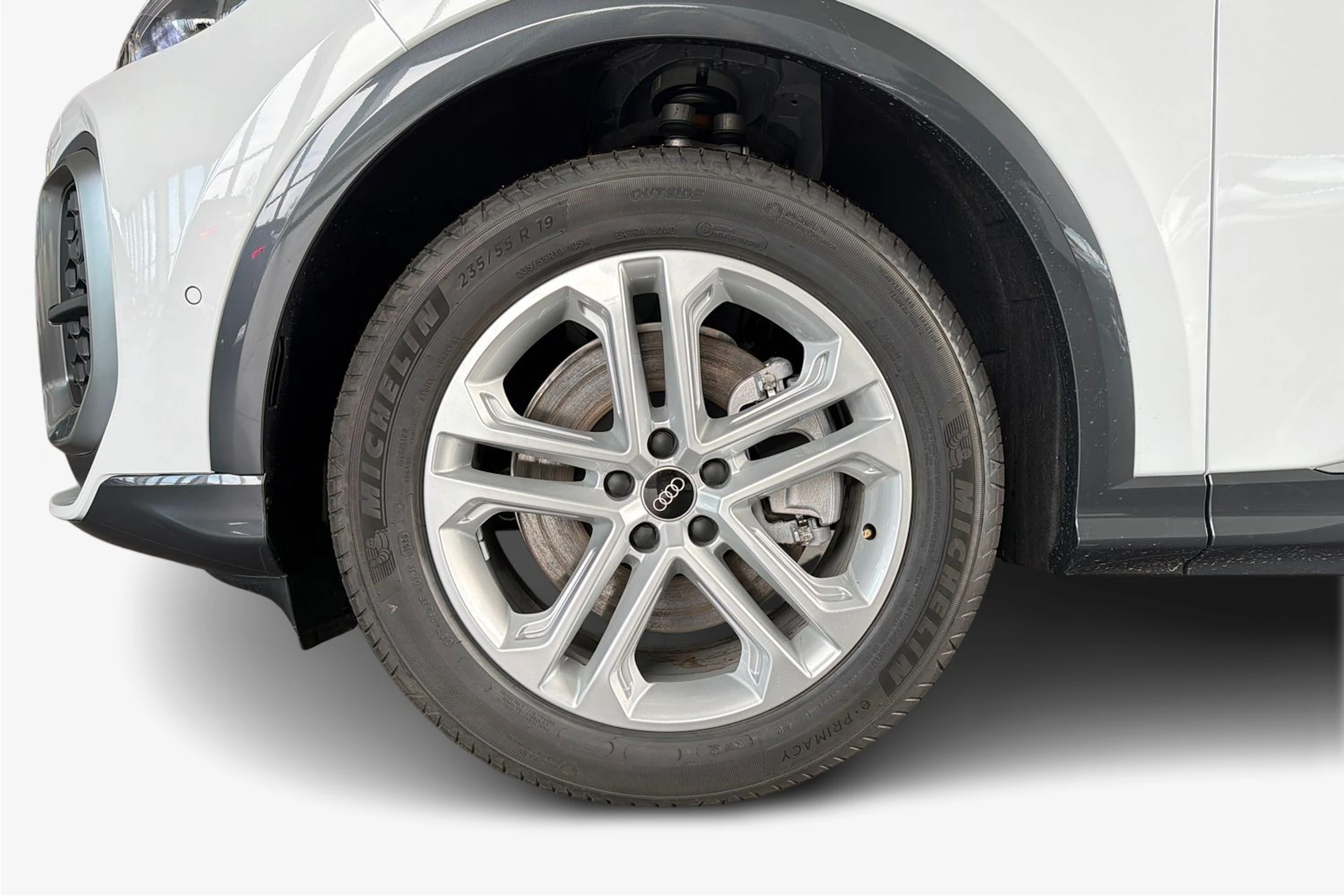 valkoinen Audi Q5 2026 kuva 9.