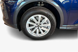 sininen Audi Q5 2026 kuva 9.