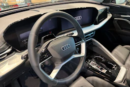 sininen Audi Q5 2026 kuva 13.