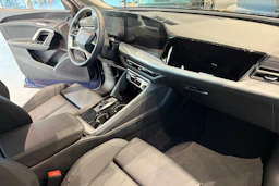 sininen Audi Q5 2026 kuva 15.