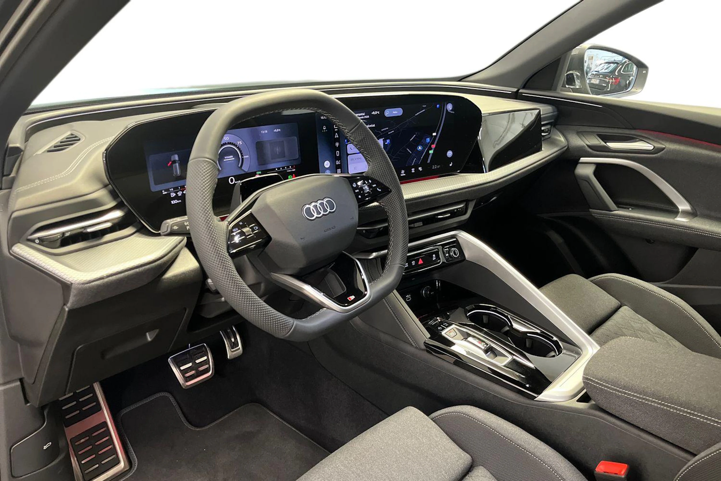 tambura harmaa Audi Q5 2026 kuva 6.