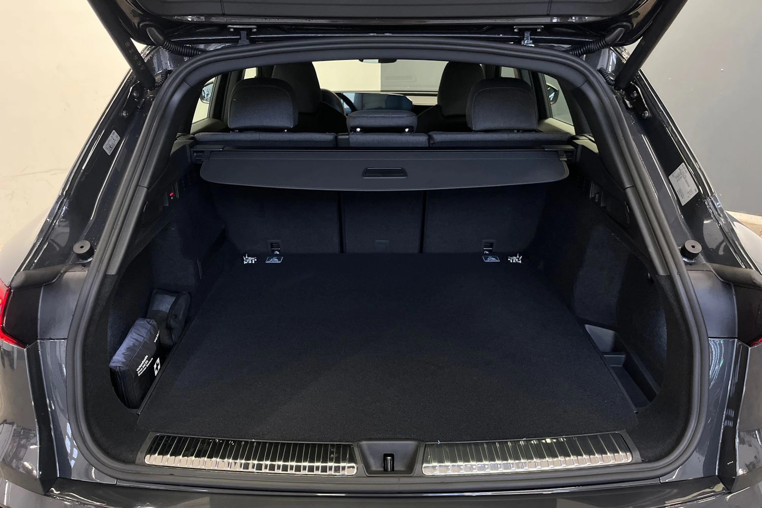tambura harmaa Audi Q5 2026 kuva 11.