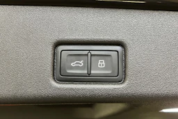 tambura harmaa Audi Q5 2026 kuva 12.