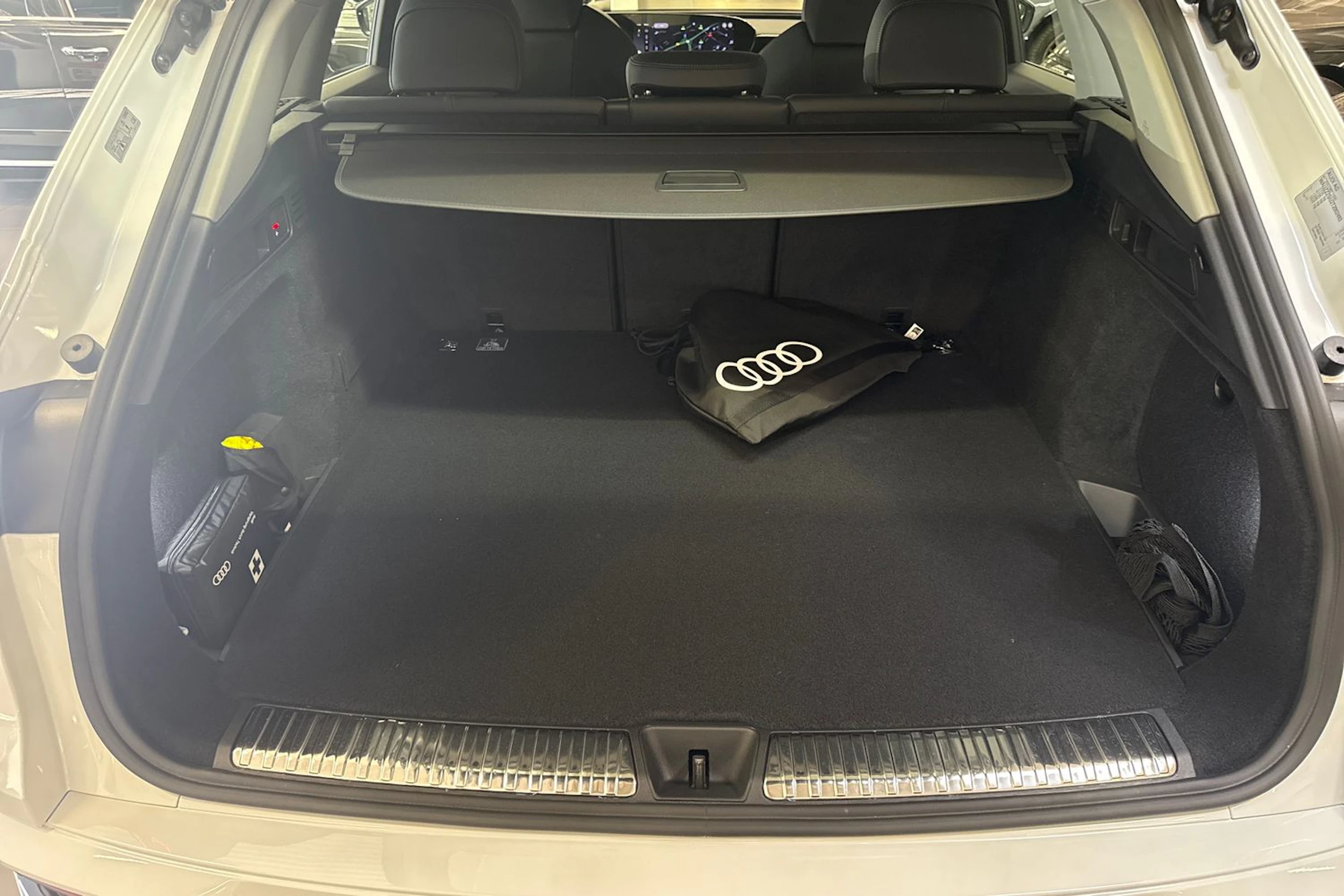 met. valkoinen Audi Q5 2026 kuva 11.