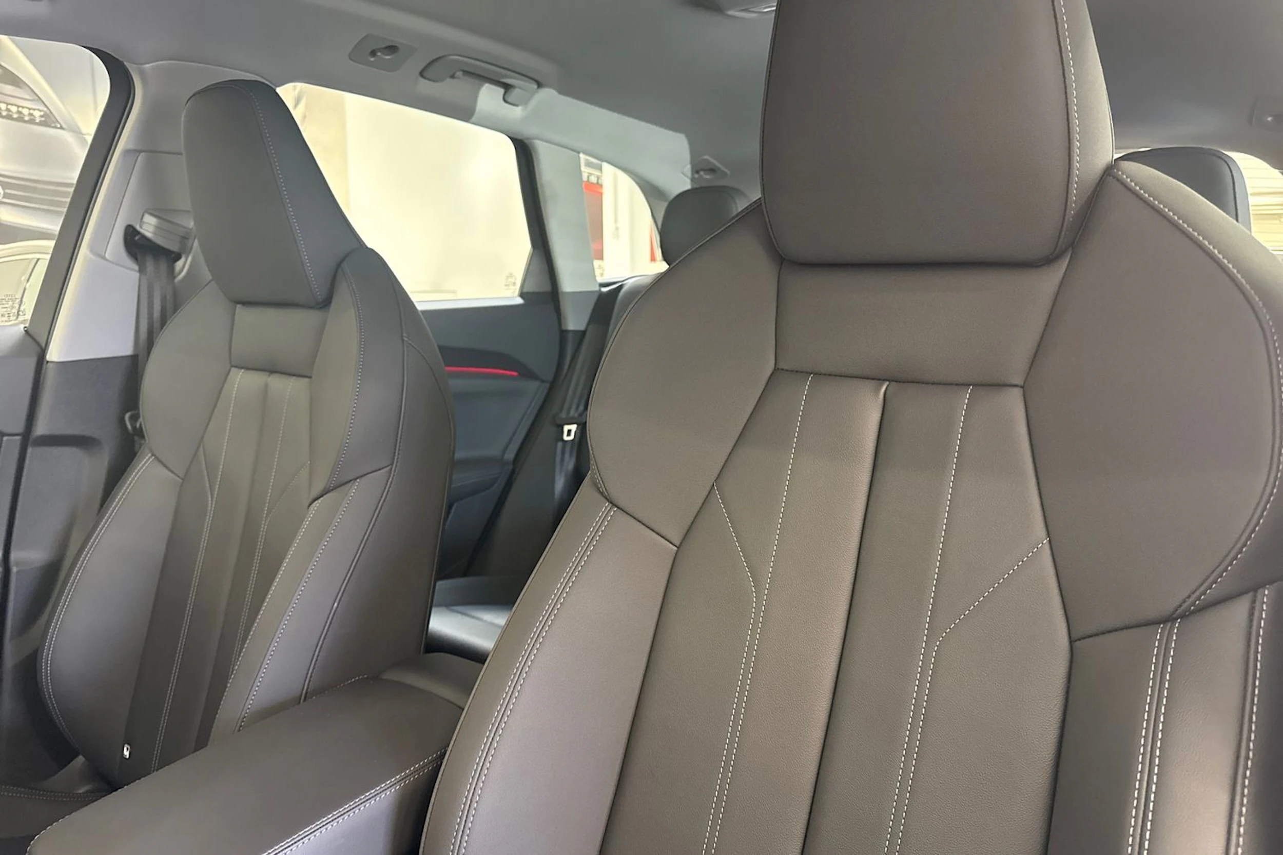 met. valkoinen Audi Q5 2026 kuva 13.