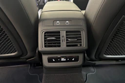 met. valkoinen Audi Q5 2026 kuva 15.