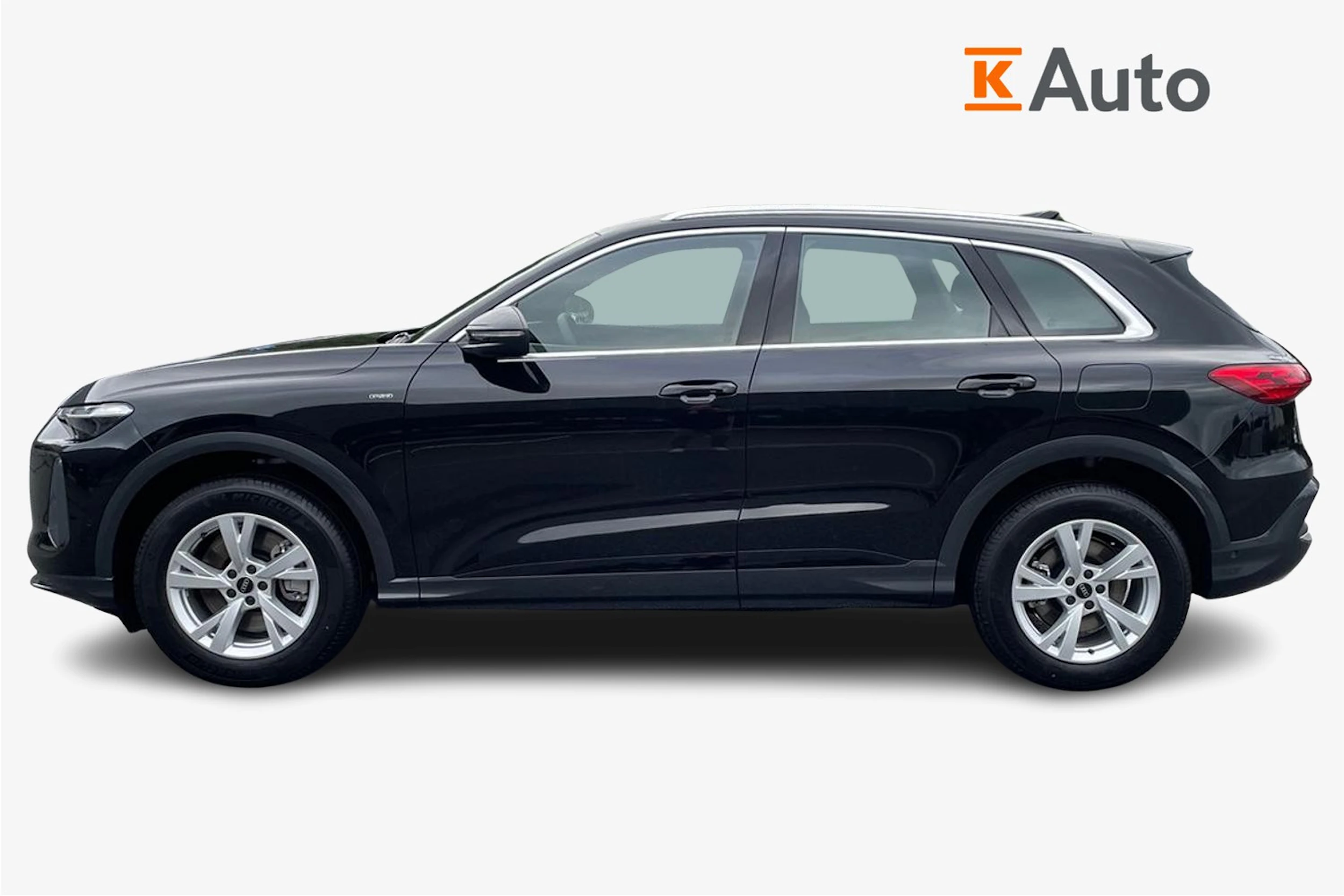 musta Audi Q5 2026 kuva 5.