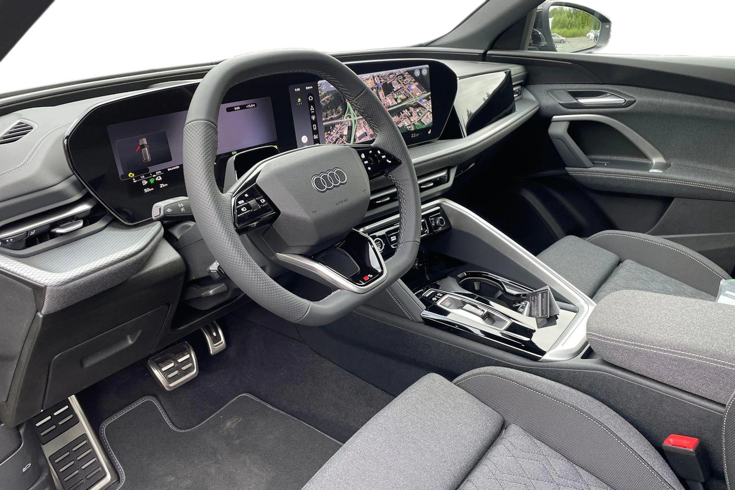musta Audi Q5 2026 kuva 6.