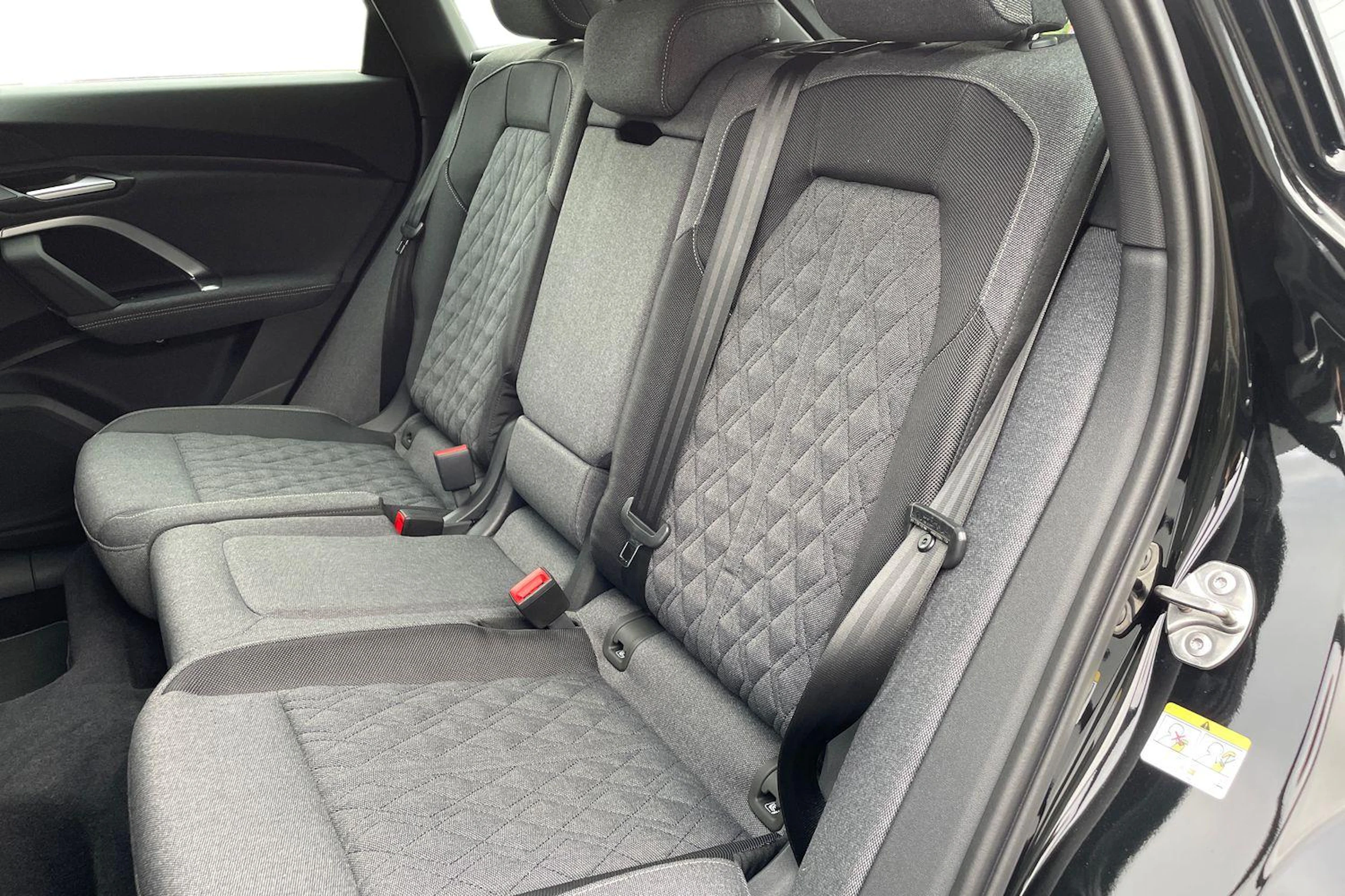 musta Audi Q5 2026 kuva 8.