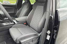 musta Audi Q5 2026 kuva 16.