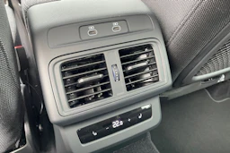 musta Audi Q5 2026 kuva 17.