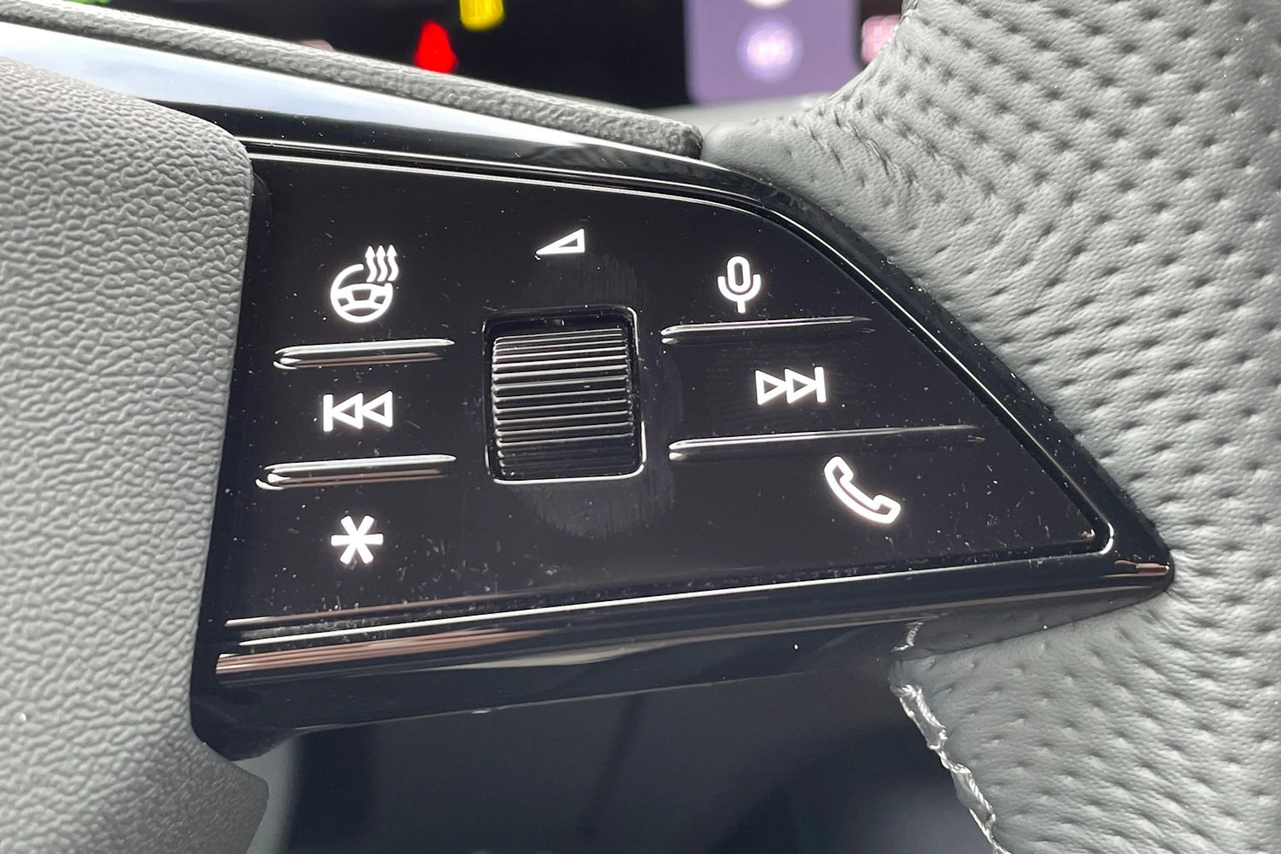 musta Audi Q5 2026 kuva 22.