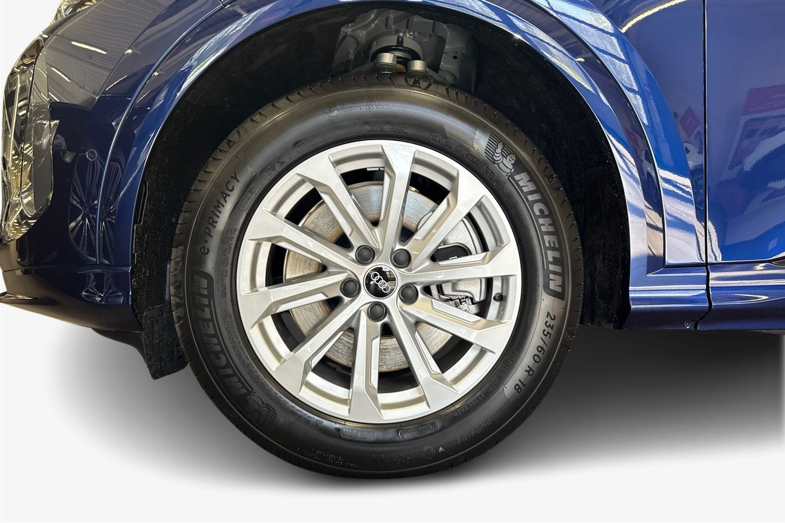 met. sininen Audi Q5 2026 kuva 9.
