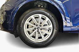 met. sininen Audi Q5 2026 kuva 9.