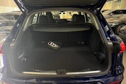 met. sininen Audi Q5 2026 kuva 11.