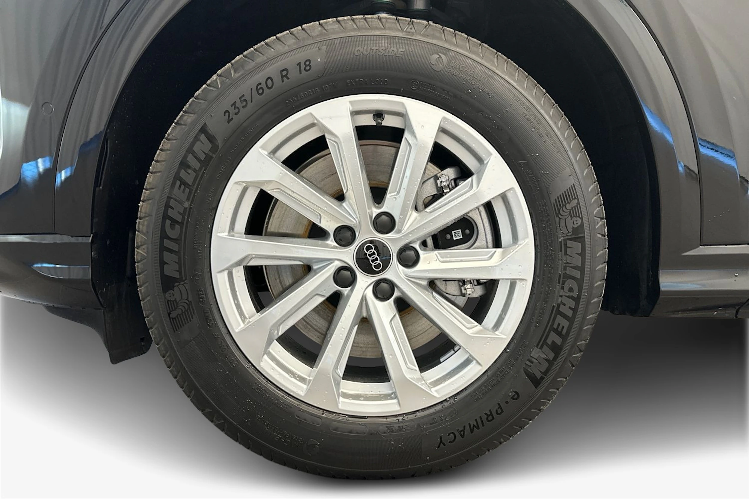 mythos musta Audi Q5 2026 kuva 9.