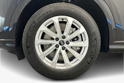 mythos musta Audi Q5 2026 kuva 9.