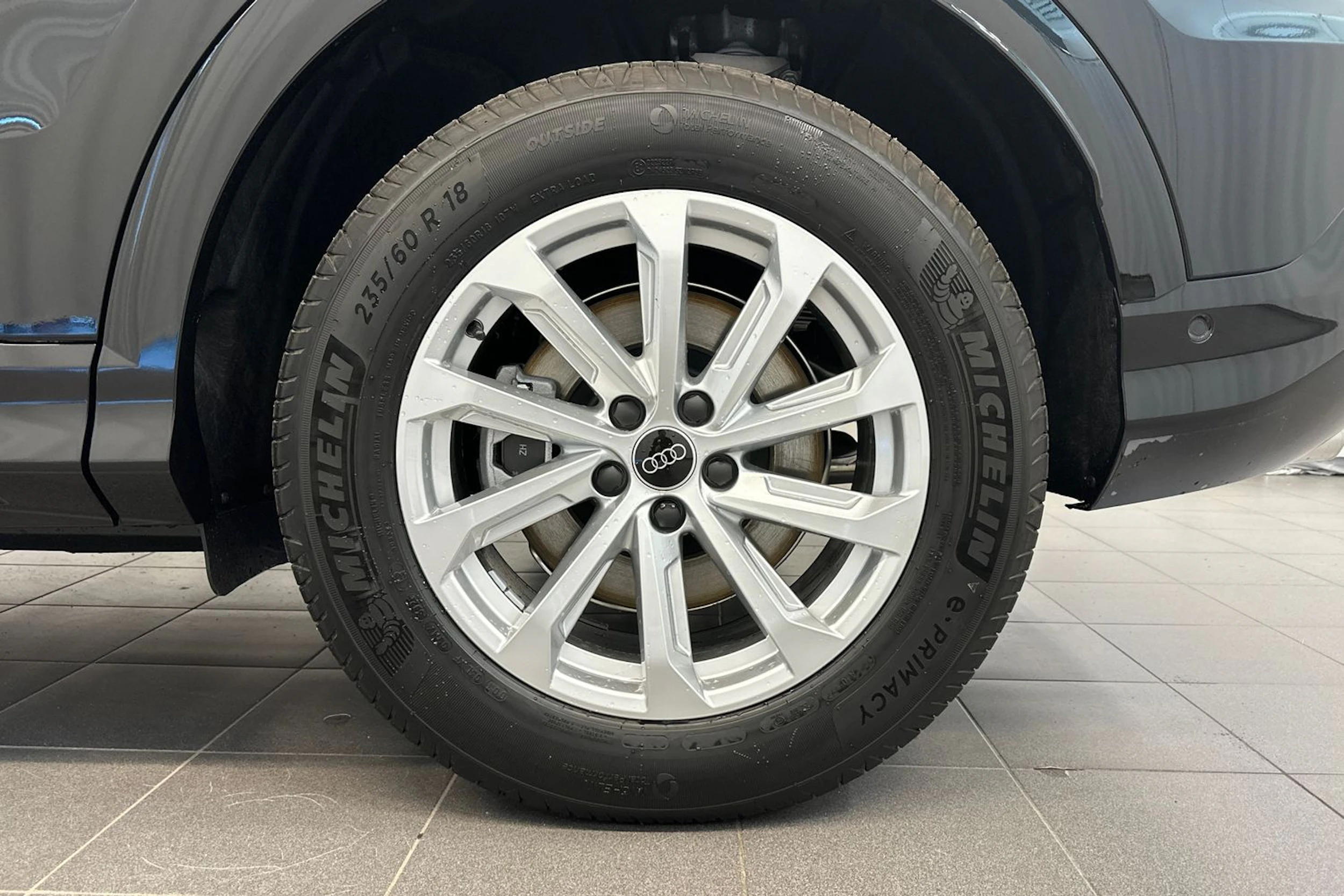 mythos musta Audi Q5 2026 kuva 10.