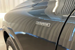 mythos musta Audi Q5 2026 kuva 33.