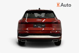 met. punainen Audi Q5 2026 kuva 3.