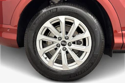 met. punainen Audi Q5 2026 kuva 9.