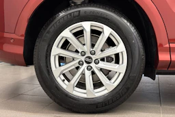 met. punainen Audi Q5 2026 kuva 10.