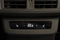 met. punainen Audi Q5 2026 kuva 19.