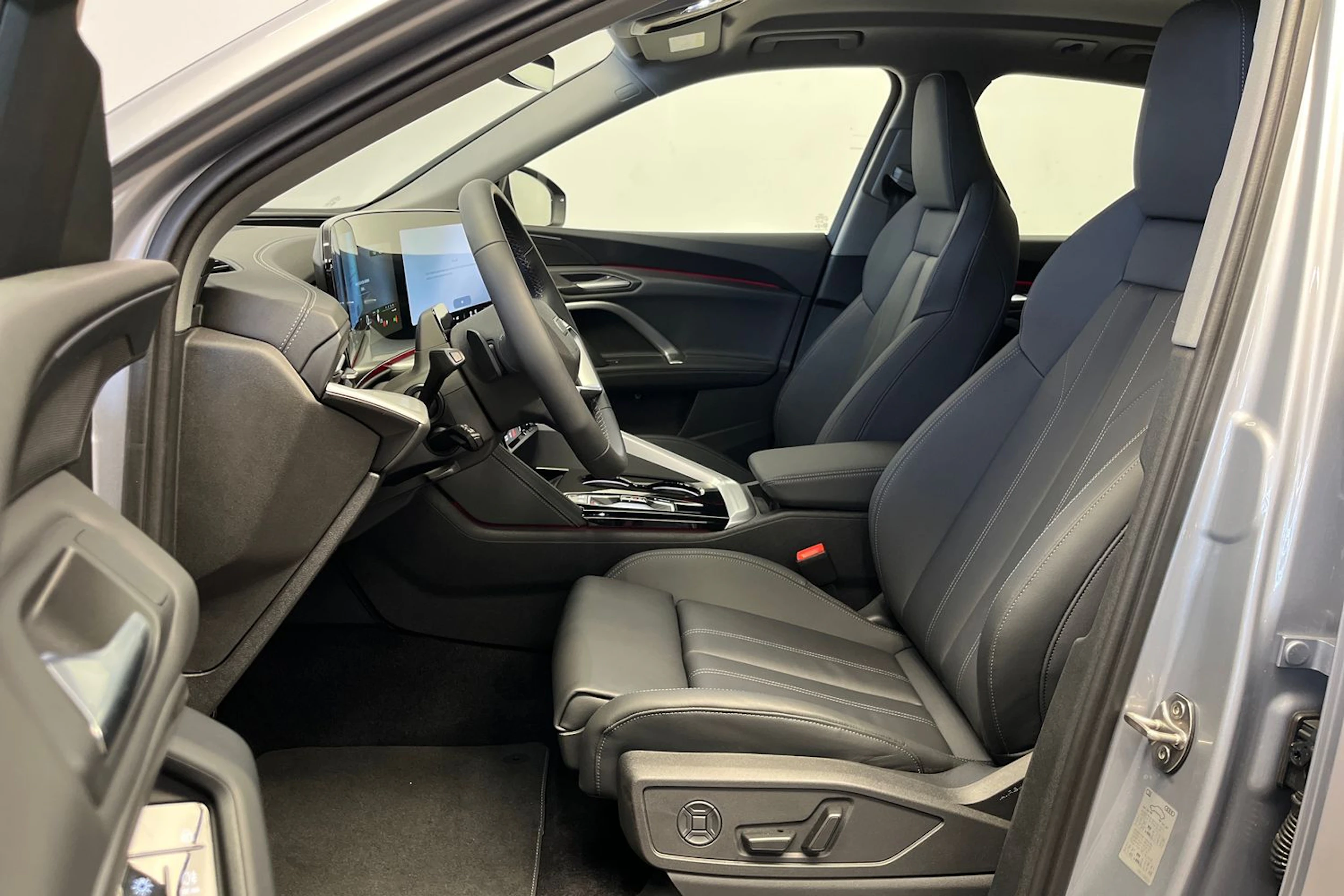 florett hopea Audi Q5 2026 kuva 20.
