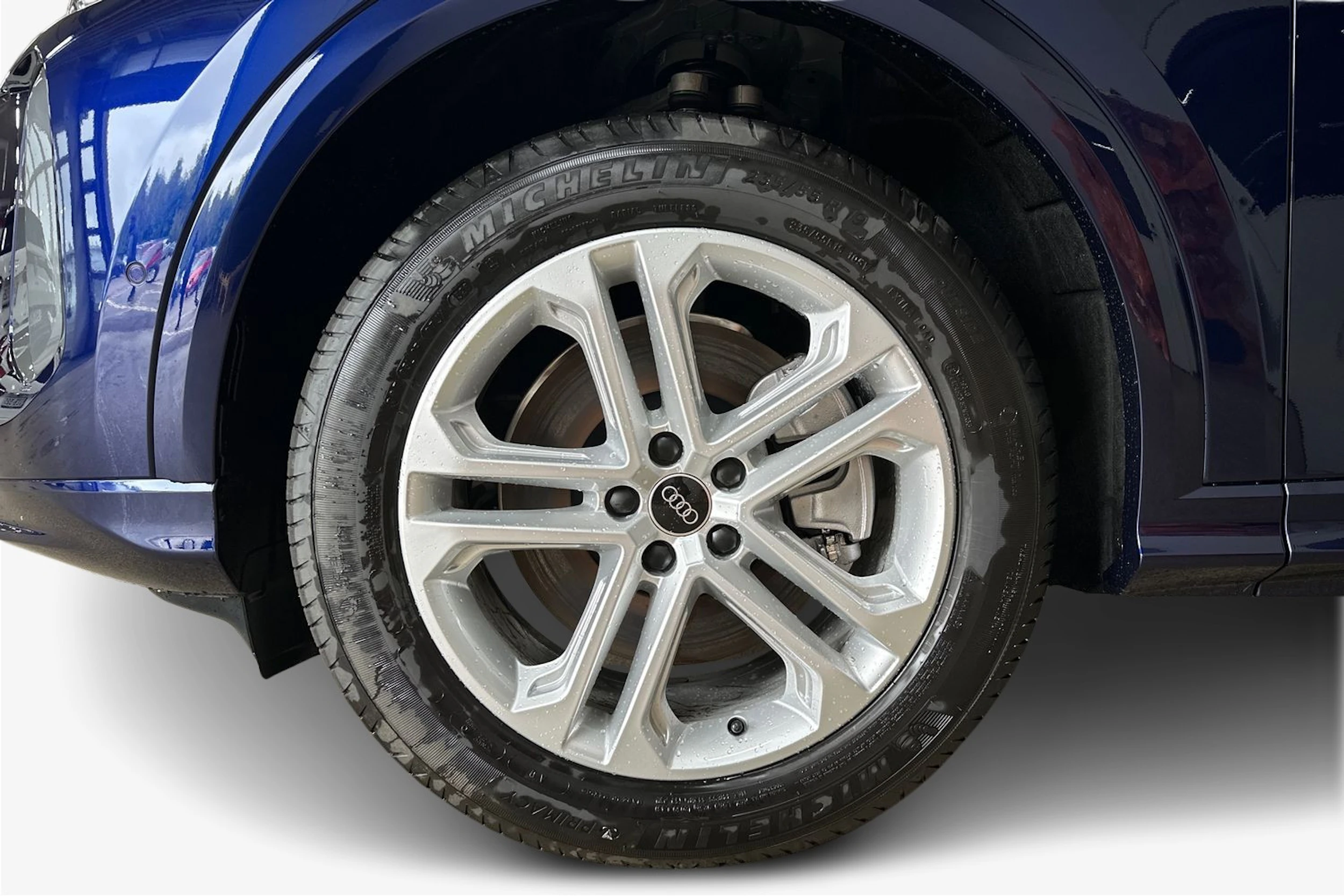 met. sininen Audi Q5 2026 kuva 9.