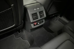 met. sininen Audi Q5 2026 kuva 11.