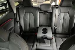 met. sininen Audi Q5 2026 kuva 12.