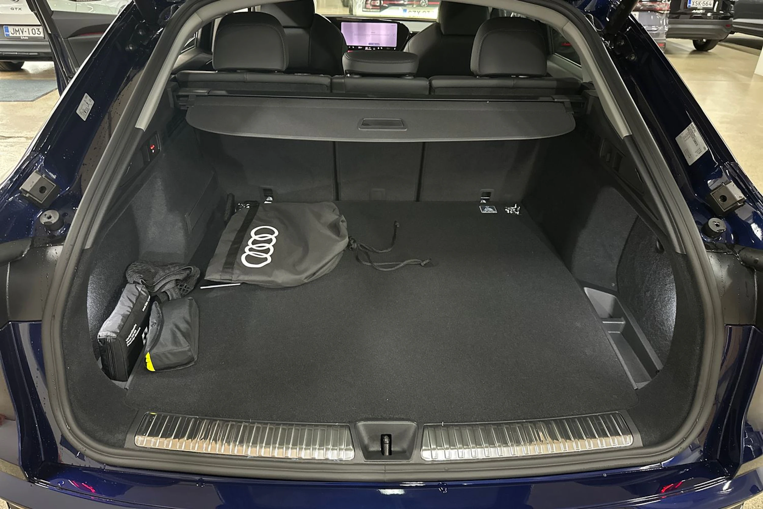 met. sininen Audi Q5 2026 kuva 13.