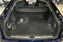 met. sininen Audi Q5 2026 kuva 13.