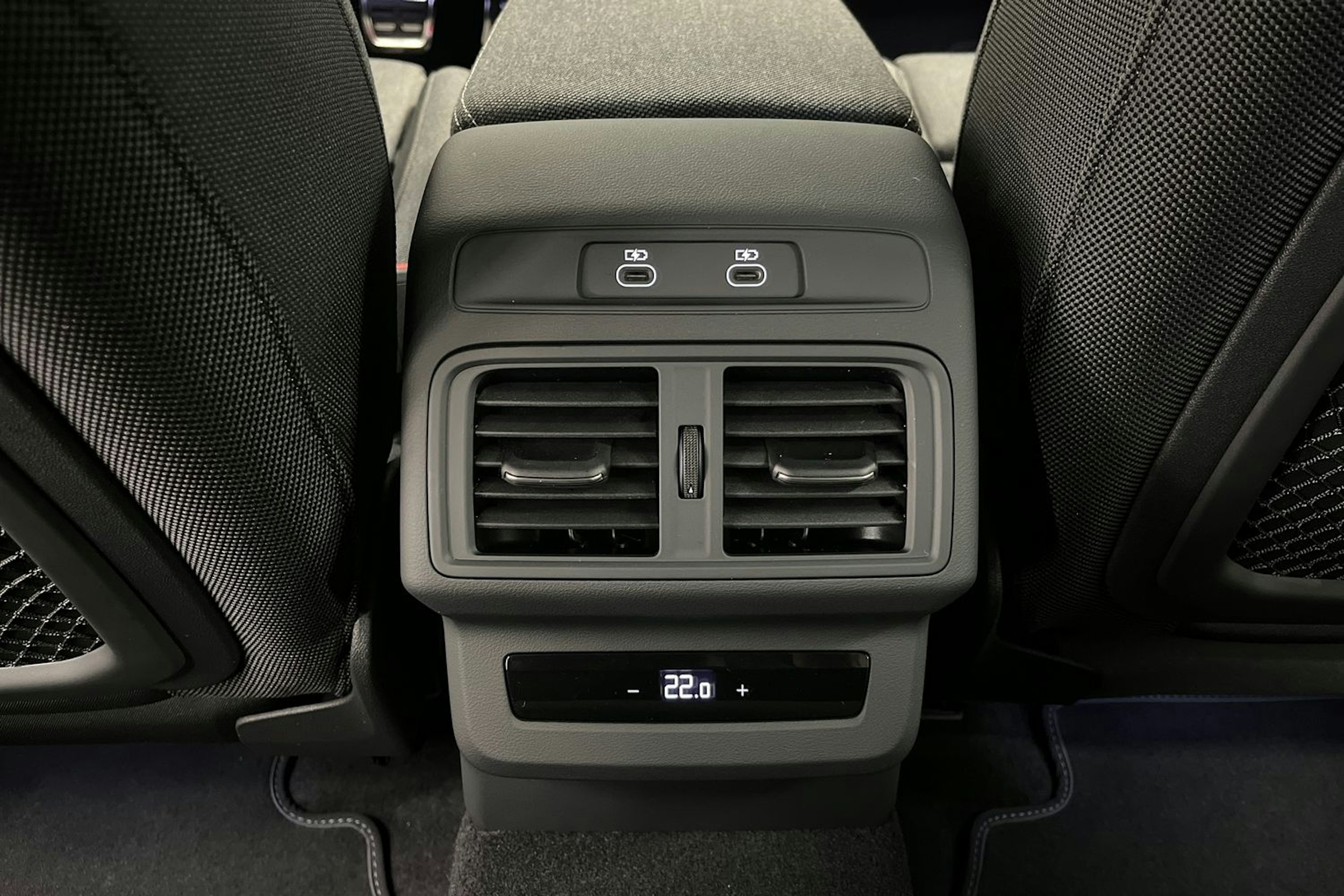 ultra sininen Audi Q5 2026 kuva 15.