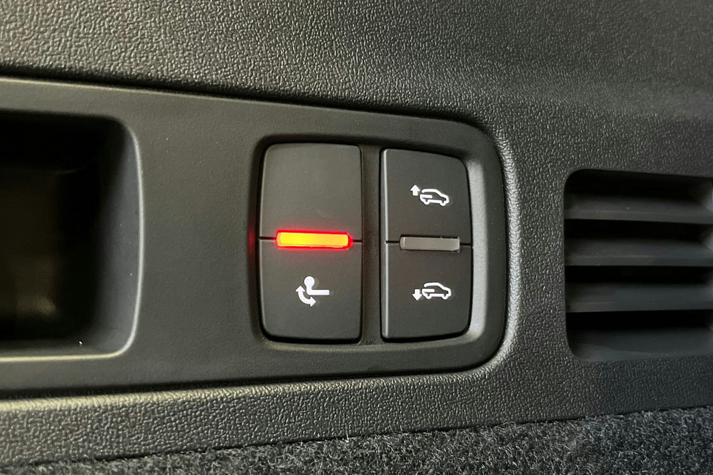 ultra sininen Audi Q5 2026 kuva 16.